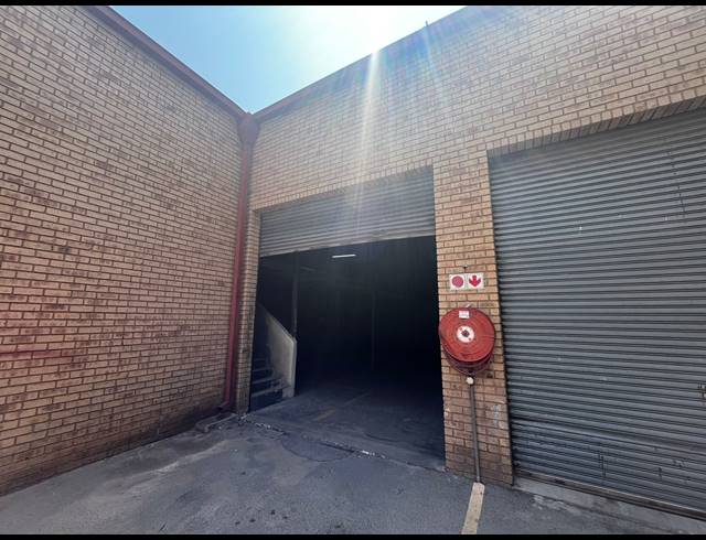 250M² FACTORY TO LET IN MOREHILL